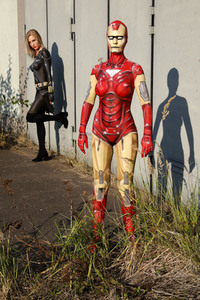 GEEK ART: Iron Woman und Black Widow Bodypainting