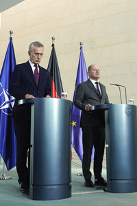 Empfang des NATO-Generalsekretärs in Berlin