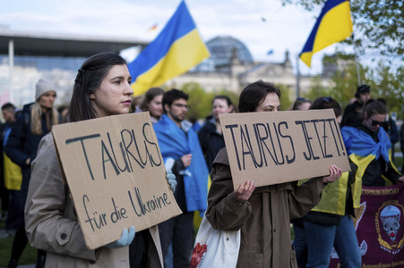 Ukrainer demonstrieren in Berlin