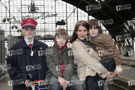 Schaffner, Paul von Kunhardt, Elena Uhlig, Orlando Lenzen