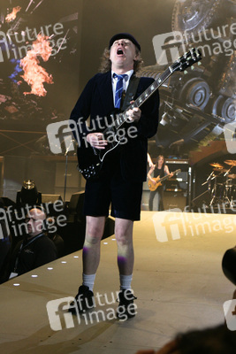 Angus Young, Malcolm Young