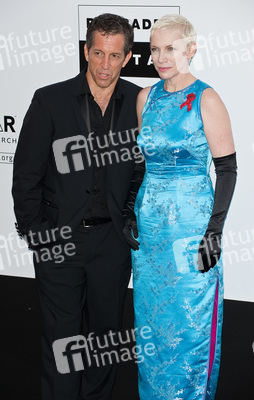 Kenneth Cole, Annie Lennox