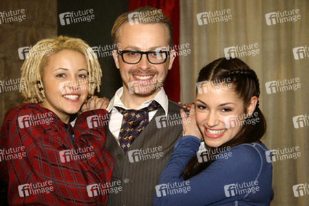 Joy Lee Juana, Ross Antony, Anna J. Kapfelsperger