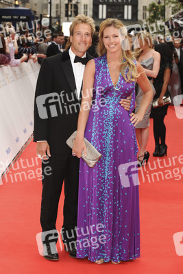 Ben Fogle mit Begleitung