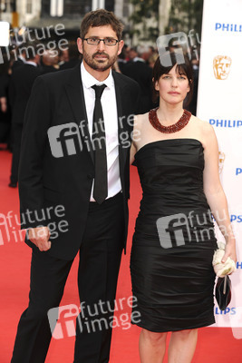 Louis Theroux mit Begleitung