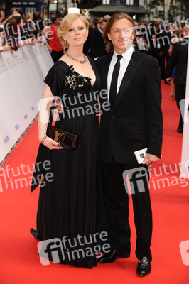 Emilia Fox mit Begleitung