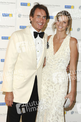 Tim Jeffries mit Begleitung