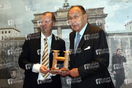 Andreas Weinek, Hans-Dietrich Genscher