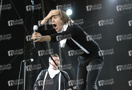 Vigilante Carlstroem, Howlin' Pelle Almqvist