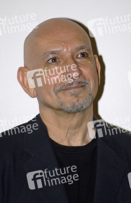 Ben Kingsley