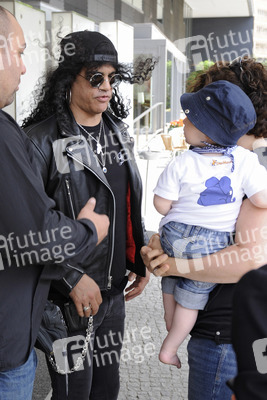 Slash (Slash's Snakepit, Guns N' Roses, Velvet Revolver)