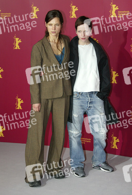 Sabine Timoteo, Julia Hummer