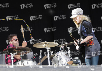 Jules De Martino, Katie White