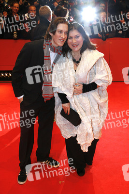 Eva Mattes mit Begleitung