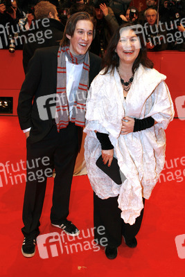 Eva Mattes mit Begleitung