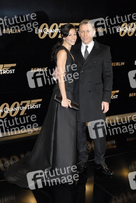 Satsuki Mitchell, Daniel Craig