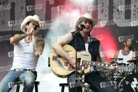 Alec 'Boss Burns' Völkel, Sascha 'Hoss Power' Vollmer, Ansgar 'Frank Doe' Freyberg (The BossHoss)