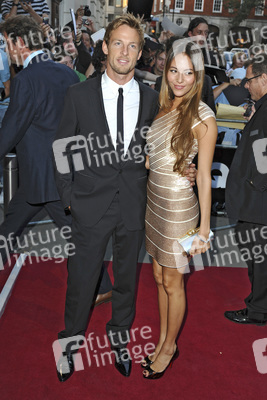 Jenson Button mit Begleitung