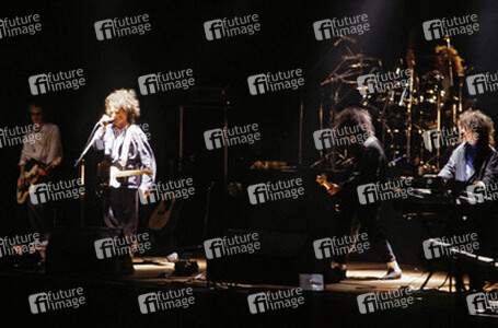 Porl Thompson, Robert Smith, Simon Gallup, Lol Tolhurst