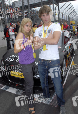 Katie Pfleghar, Raul Richter