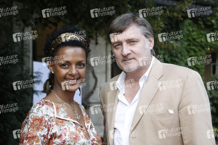 Dennenesch Zoudé, Carlo Rola