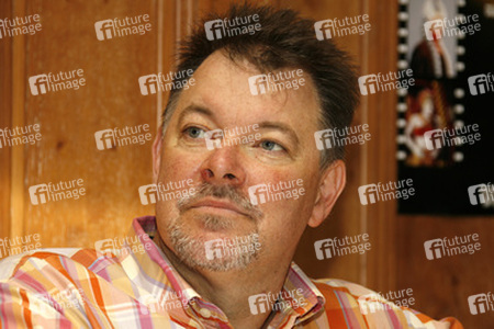 Jonathan Frakes