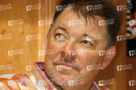 Jonathan Frakes