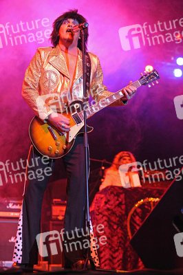 Sweety Glitter and the Sweethearts