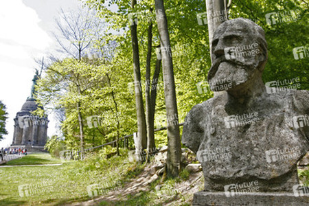 Hermannsdenkmal und Ernst von Bandel Büste