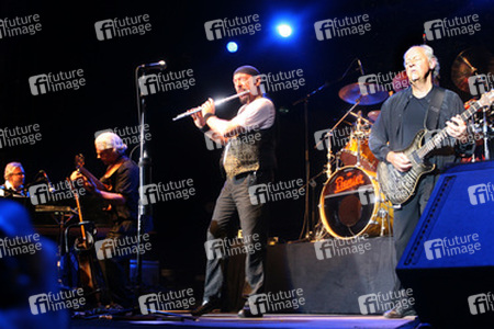 Andrew Giddings, Jonathan Noyce, Ian Anderson, Martin Barre