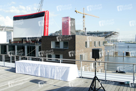Kinoleinwand am Hamburger Hafen