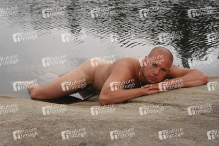 Mann am Wasser / Man at the Water