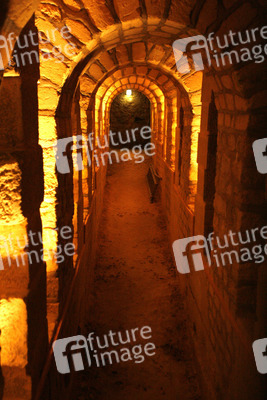 Katakomben von Paris / Catacombes de Paris