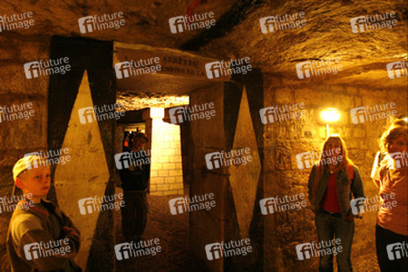 Katakomben von Paris / Catacombes de Paris