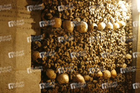Katakomben von Paris / Catacombes de Paris