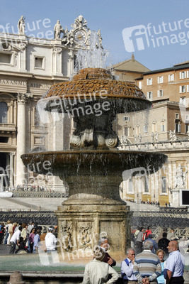 Brunnen auf dem Piazza San Pietro / Petersplatz