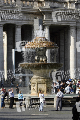 Brunnen auf dem Piazza San Pietro / Petersplatz