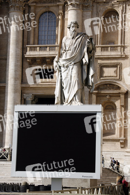 Statue vor der San Pietro in Vaticano / Peterskirche / Petersdom