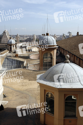 Auf dem Dach der San Pietro in Vaticano / Peterskirche / Petersdom