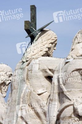 Statuen auf dem Dach der San Pietro in Vaticano / Peterskirche / Petersdom