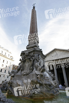 Brunnen vor dem Pantheon