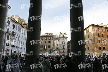 Brunnen vor dem Pantheon