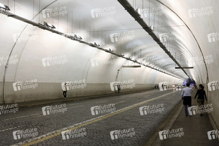 Tunnel