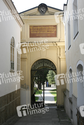 Eingang zum Friedhof