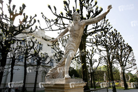 Borghesische Figur am stadtseitigen Eingang