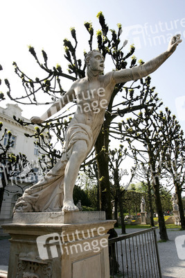 Borghesische Figur am stadtseitigen Eingang