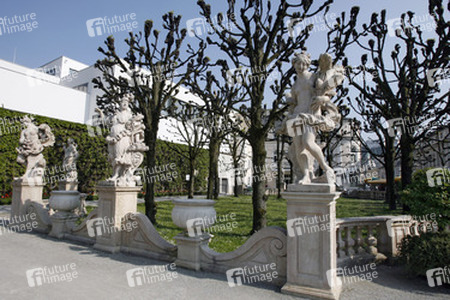 Statuen römischer Gottheiten