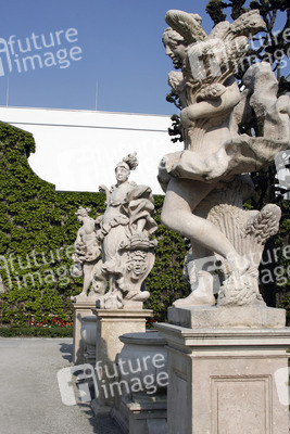 Statuen römischer Gottheiten