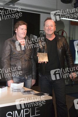 Charlie Burchill, Jim Kerr