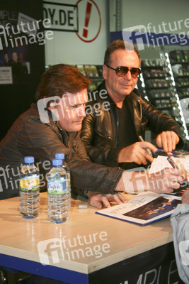 Charlie Burchill, Jim Kerr